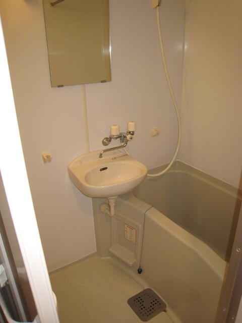 バス・シャワールーム　浴室換気乾燥機能付きバスルーム