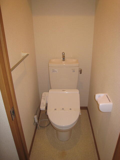 トイレ　温水洗浄便座