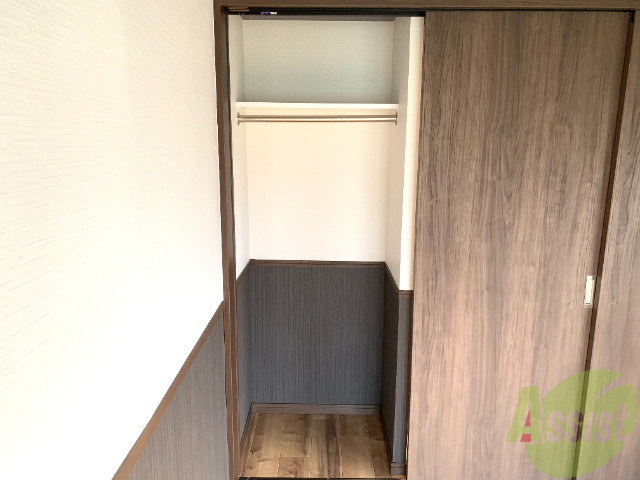 収納　クローゼットはこちら。お洋服やお荷物はこちらへどうぞ。