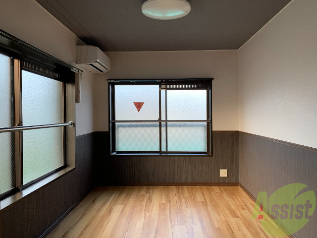 居室・リビング　リビングは奥行きがあり、広々としています。