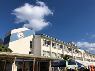 小学校　河内長野市立楠小学校（小学校）まで378m