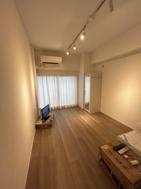 居室・リビング　※テレビ・収納・布団等は撤去予定です