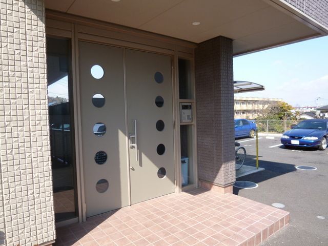 エントランス　★お部屋探しは株式会社タウンハウジング東京まで★