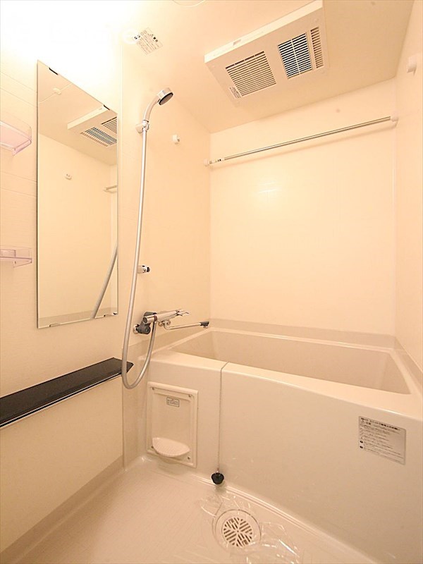 バス・シャワールーム　バスルーム