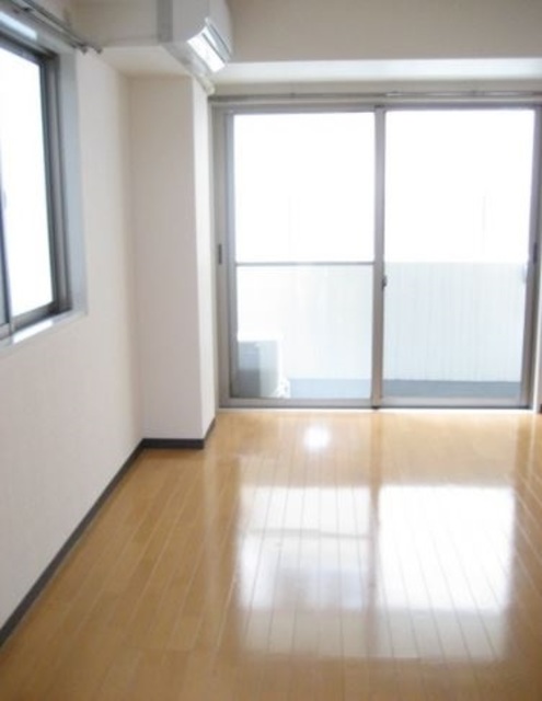 居室・リビング　☆陽の差し込む明るい室内☆