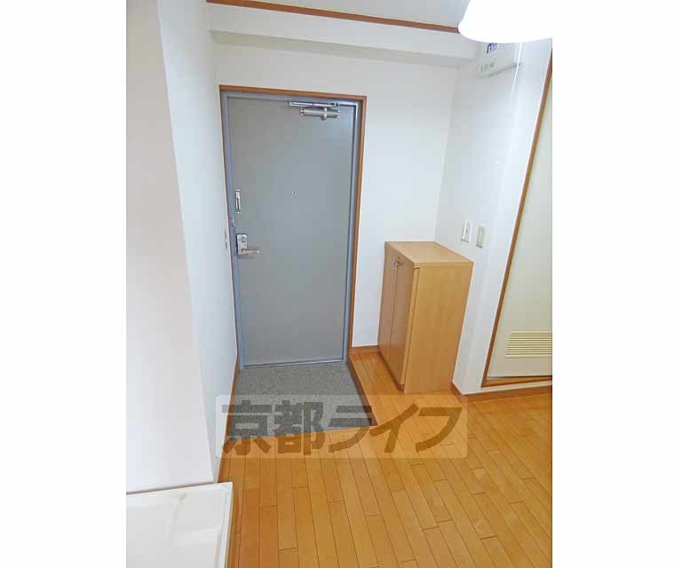 玄関　広々とした玄関です。