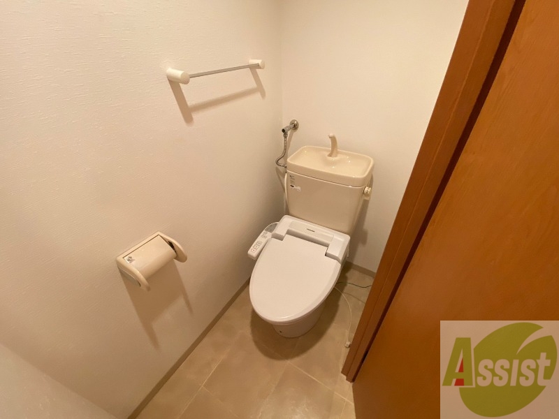 トイレ　ウォシュレット機能がついたトイレ。安心して使用できますね。