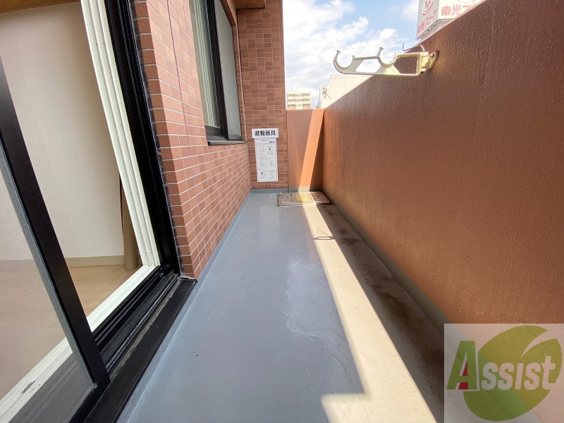 バルコニー　バルコニーが付いていますので一息ついてみてはいかがですか。