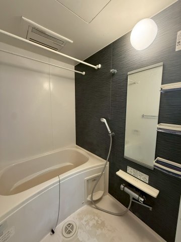 バス・シャワールーム　★追い焚き・乾燥機付きの浴室★