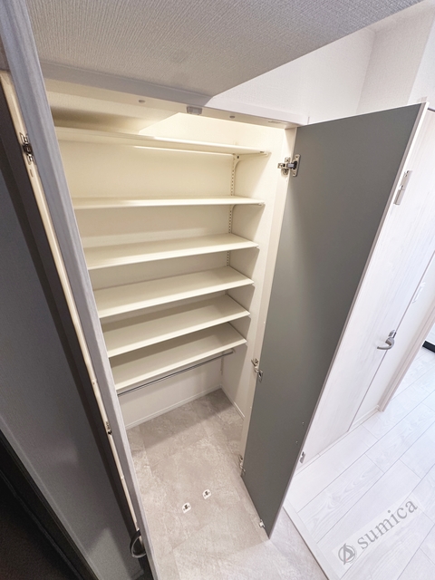 玄関　シューズインクロークにたっぷり収納♪♪