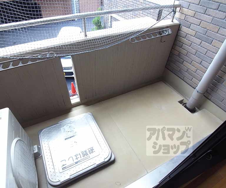 バルコニー　布団もバッチリ干せます。