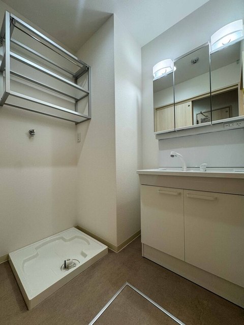 洗面設備　同仕様・反転タイプ