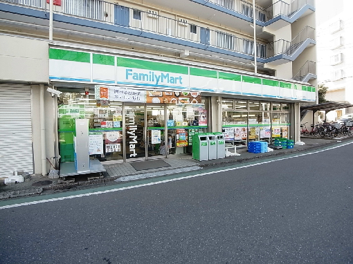 コンビニ　ファミリーマート 鎌ヶ谷くぬぎ山駅前店（コンビニ）まで1134m