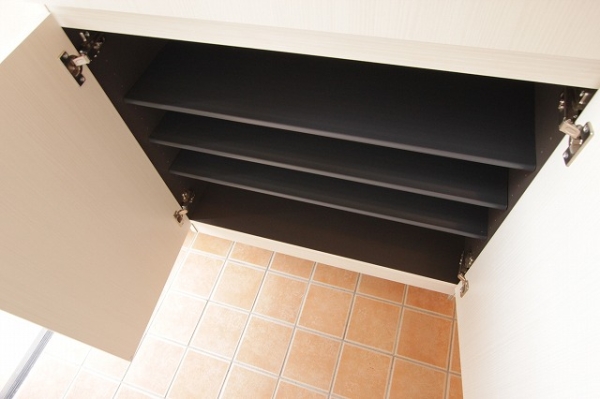 玄関　シューズボックス付いてます