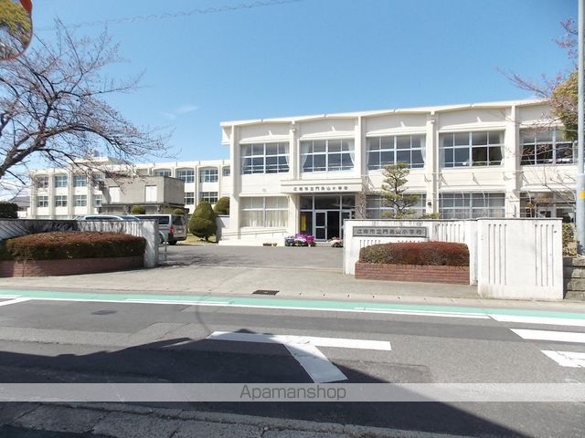 小学校　門弟山小学校（小学校）まで426m