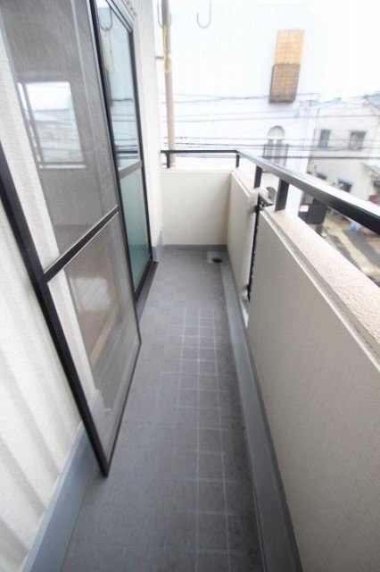 バルコニー　同物件別号室の写真です。