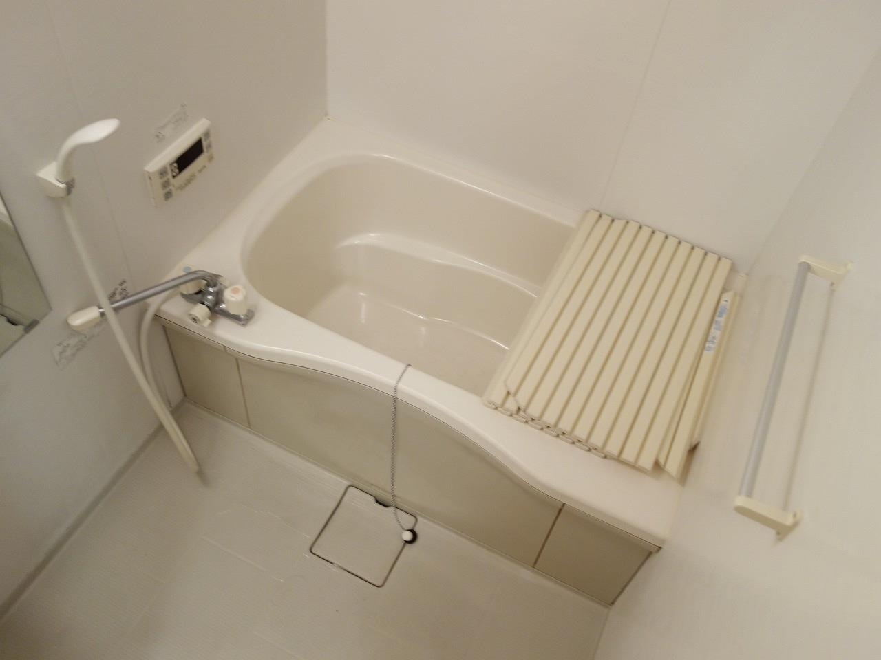 バス・シャワールーム　追炊き機能＆浴室乾燥機付きのバスルームです♪（同仕様画像）