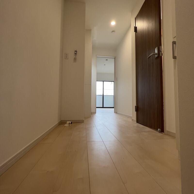 玄関　別部屋参考写真となります