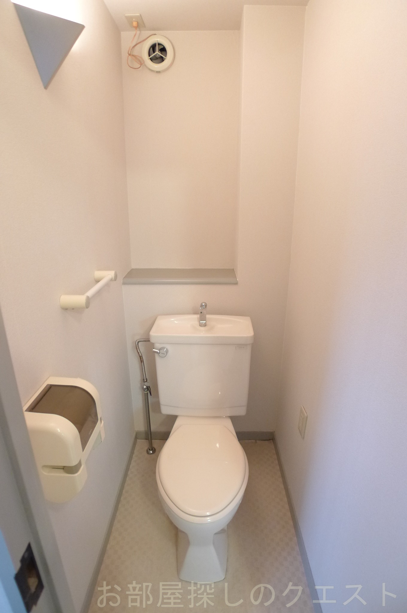 トイレ　（写真は同タイプ）