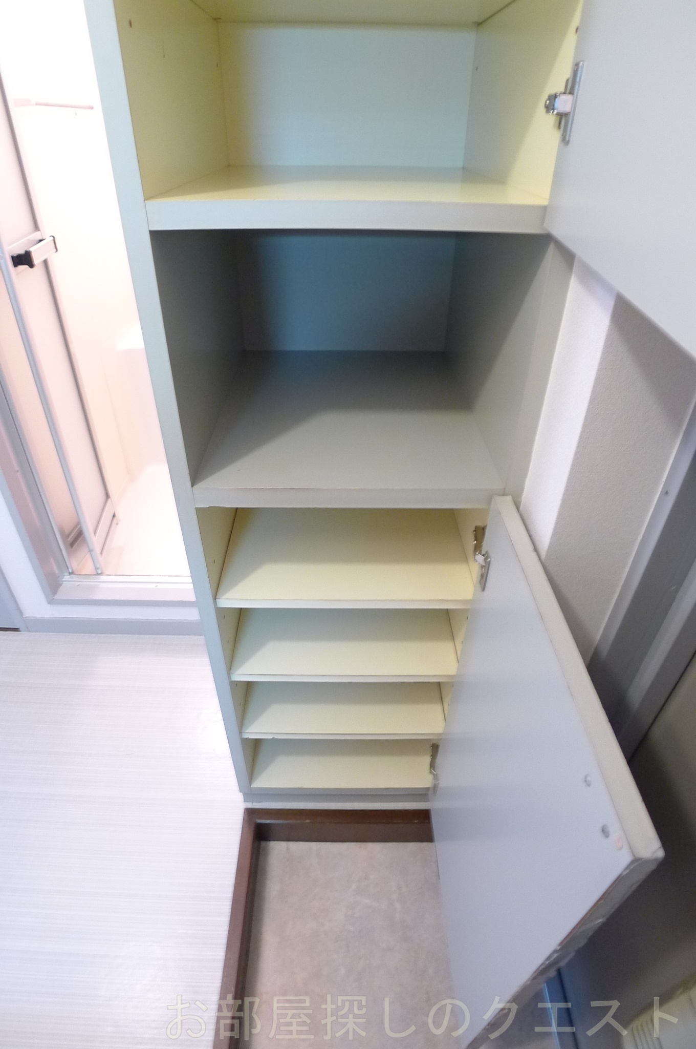 玄関　（写真は同タイプ）