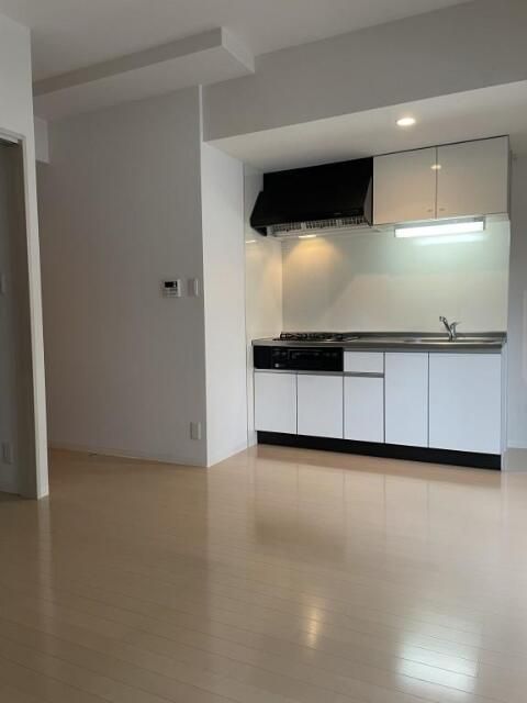 居室・リビング　☆明るい洋室☆