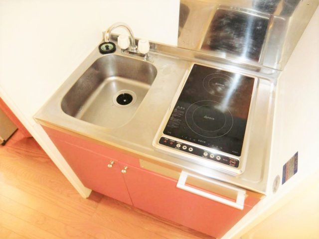 キッチン　同タイプ物件の為、形状や間取寸法、色調等が実際とは異なります