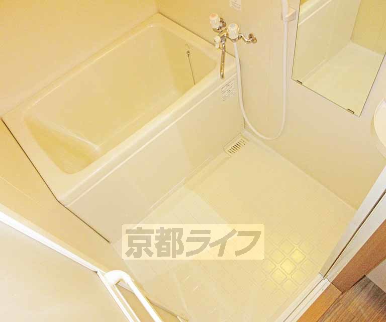 バス・シャワールーム　ゆっくり浸かれます・