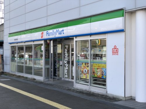 コンビニ　ファミリーマート 近鉄桜井駅前店（コンビニ）まで288m