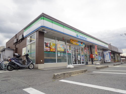 コンビニ　ファミリーマート 桜井市役所南店（コンビニ）まで458m