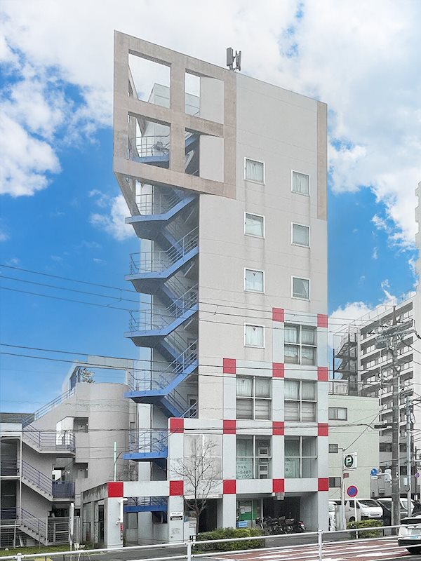 建物外観　Annex棟 RC(鉄筋コンクリート)構造　地上3階建て