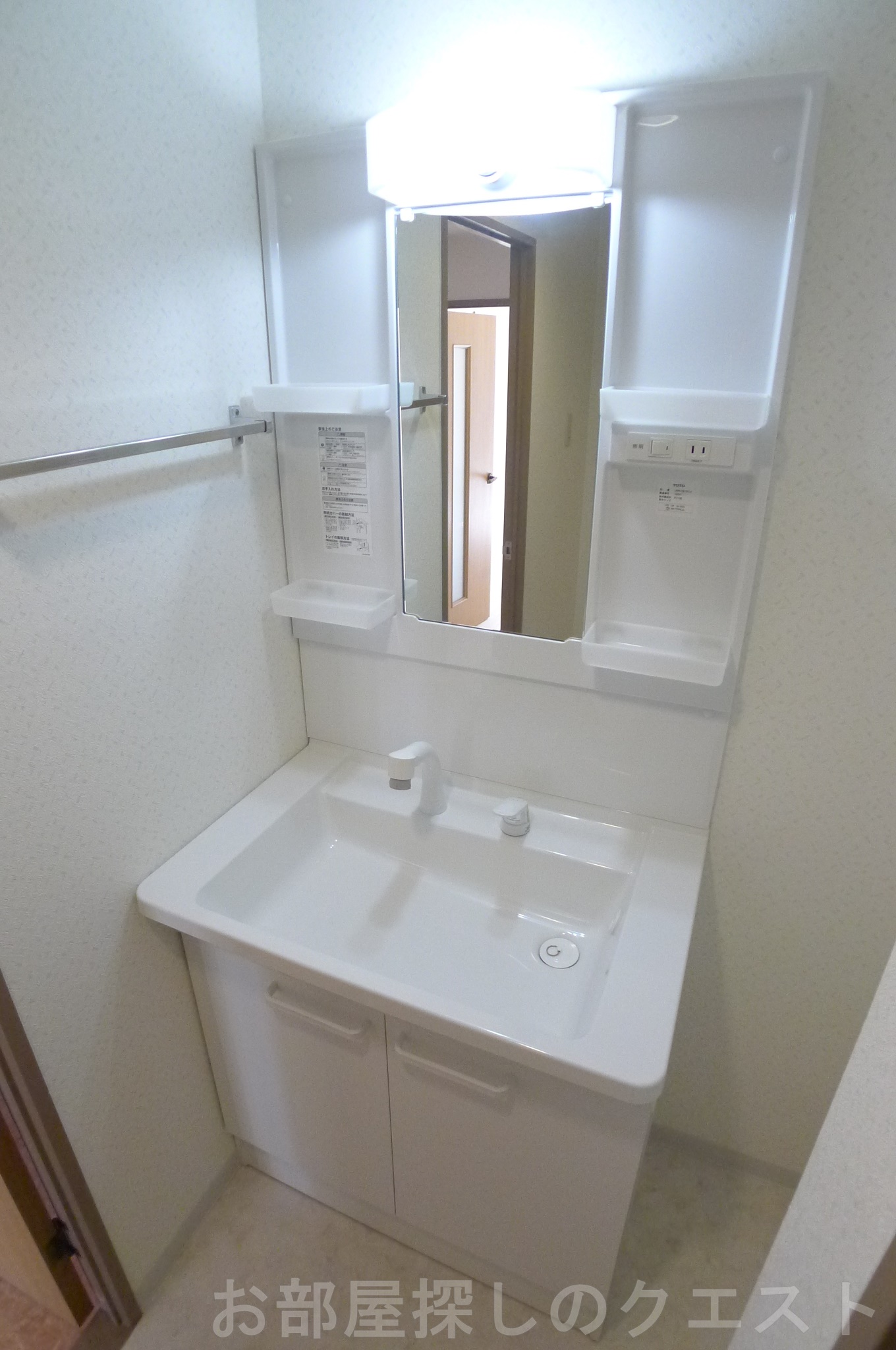 洗面設備　（写真は同物件イメージ）