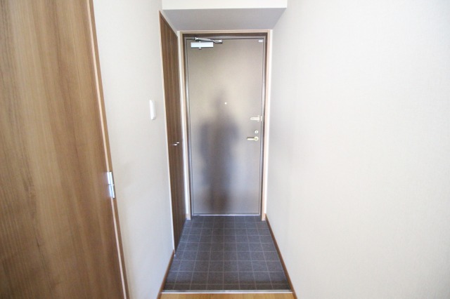 玄関　同タイプ別のお部屋です