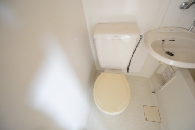 トイレ　浴室内にトイレがあります☆