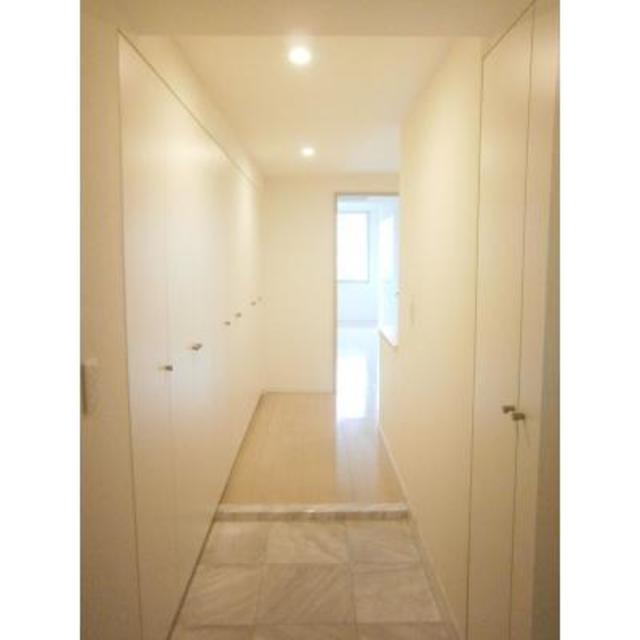 玄関　※写真は同タイプ住戸です。