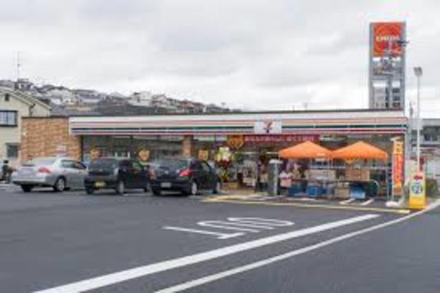 コンビニ　セブンイレブン京阪橋本駅南店（コンビニ）まで1261m