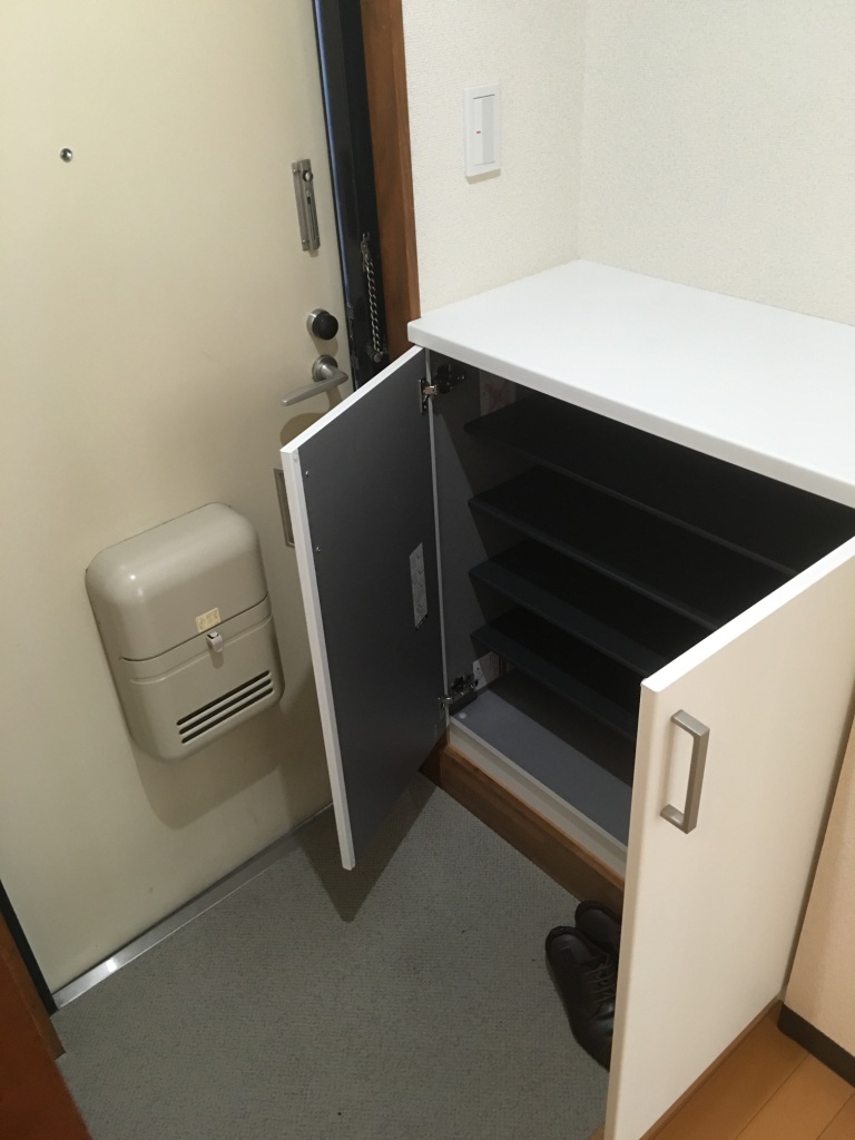 玄関　玄関にはシューズBOXあり☆