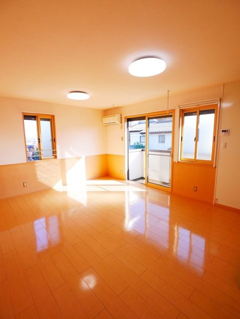 その他部屋・スペース　★開放感のあるリビングです★