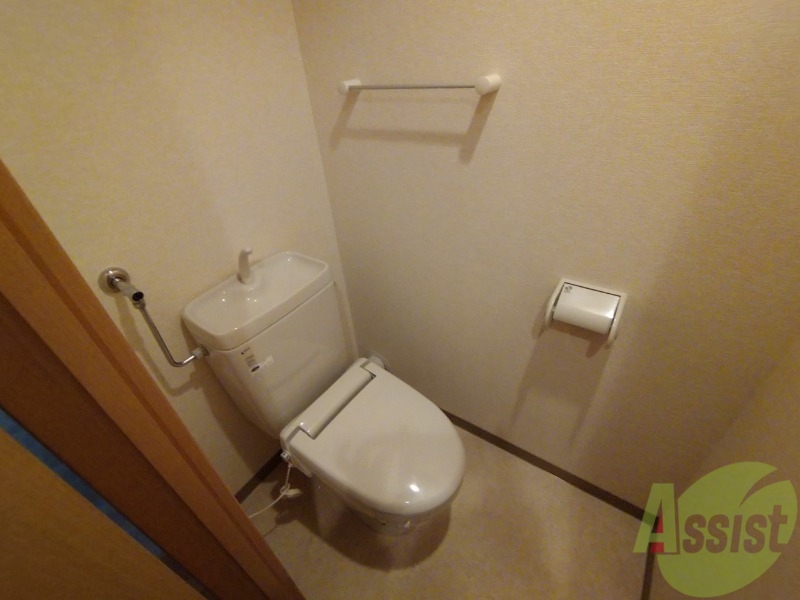 トイレ　こちらはトイレです。清潔感があり、安心して使用できます。