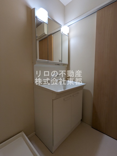 洗面設備　嬉しい洗面台は独立タイプ！