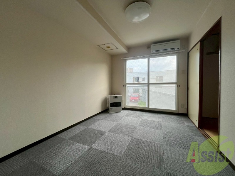 その他部屋・スペース　こちらのお部屋は光が差し込む、温かみのあるお部屋です。