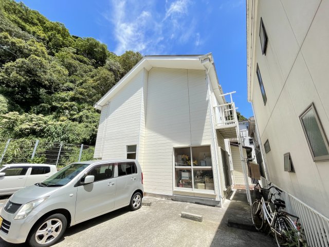 建物外観　外観白を基調に大変明るくキレイです。