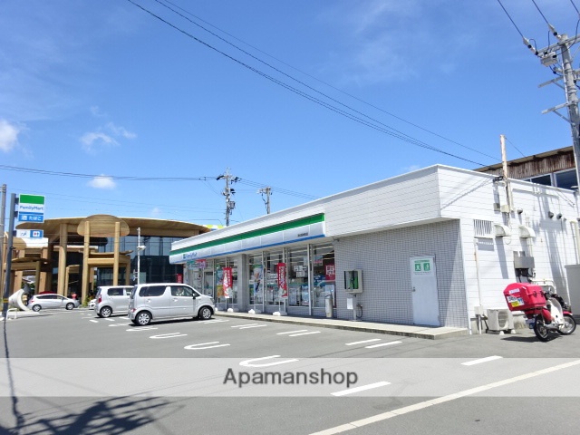 コンビニ　ファミリーマート（コンビニ）まで552m