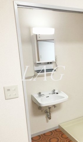洗面設備　独立洗面台です。