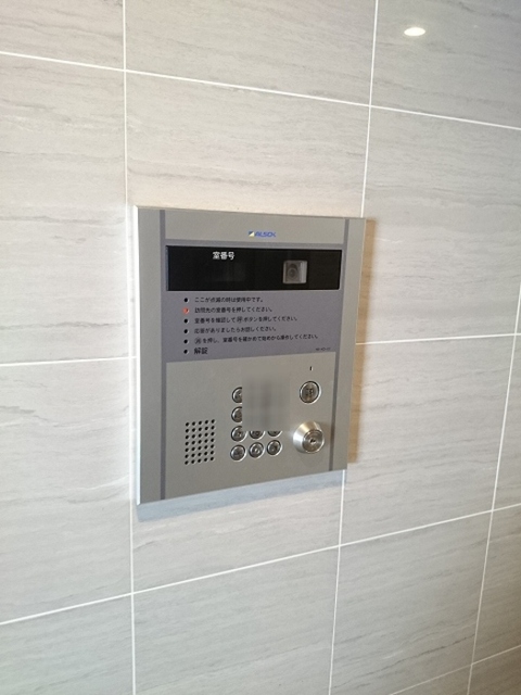 ロビー　オートロック
