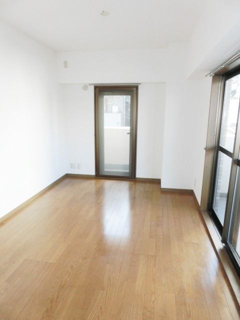その他部屋・スペース　2面採光で明るいお部屋です