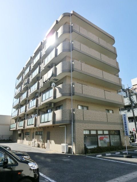 建物外観　鉄筋コンクリート造のマンション。