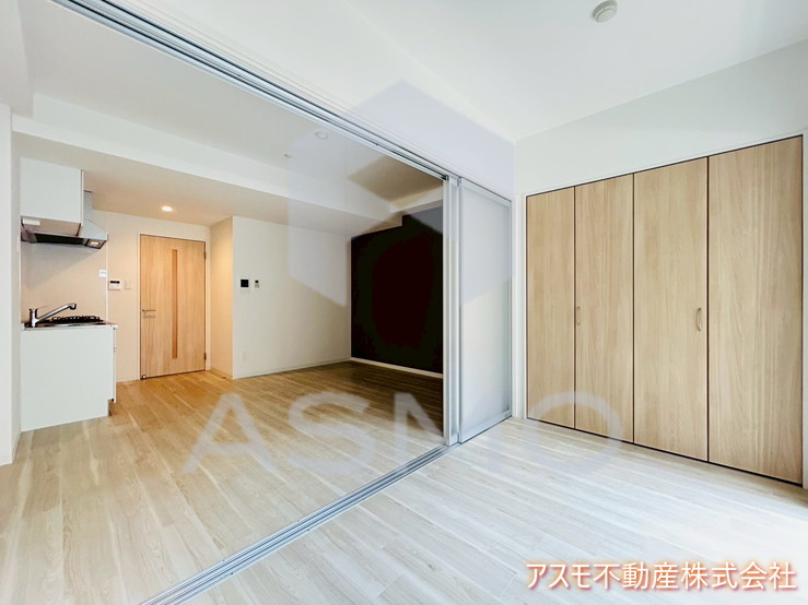 居室・リビング　同マンション別部屋参考写真
