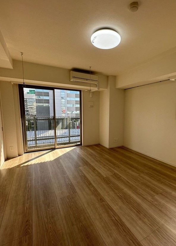 居室・リビング　※別部屋の参考写真です。