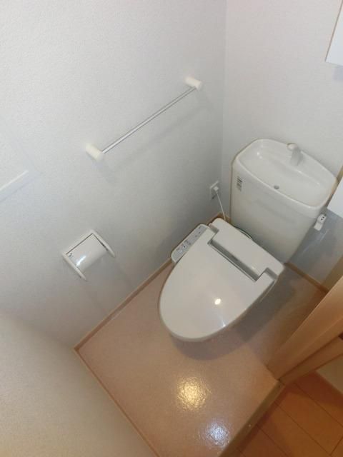 トイレ　温水洗浄便座
