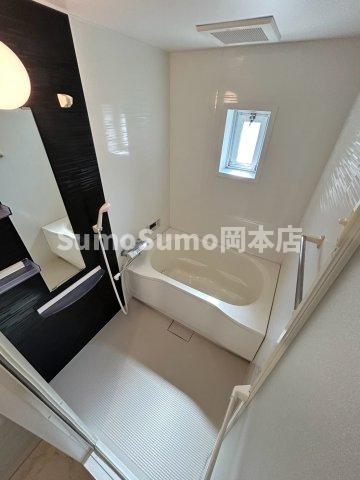 バス・シャワールーム　落ち着いた空間のお風呂です